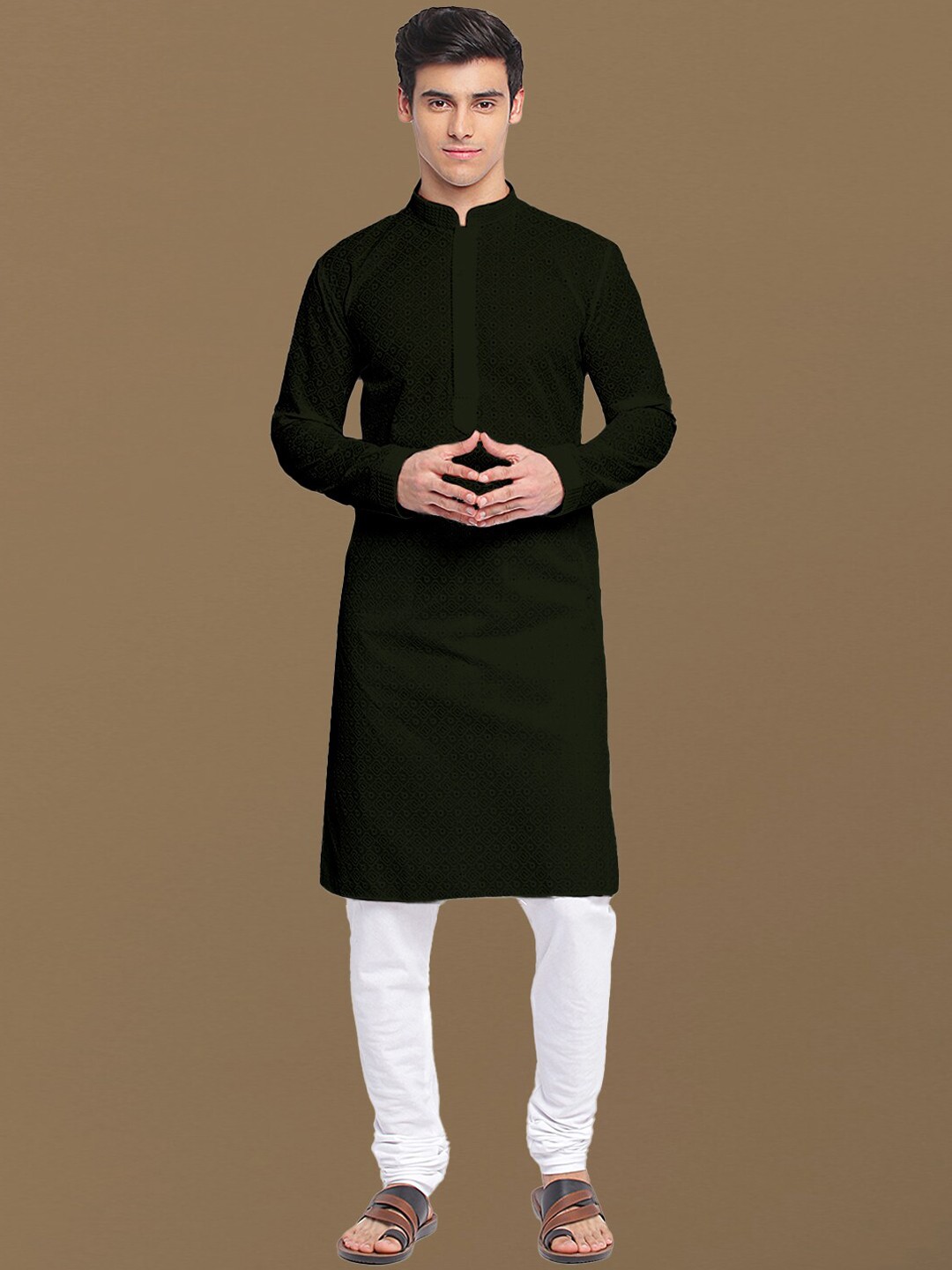 

Sanwara Mandarin Collar Long Sleeves Embroidered Straight Kurta with Pyjamas, Green