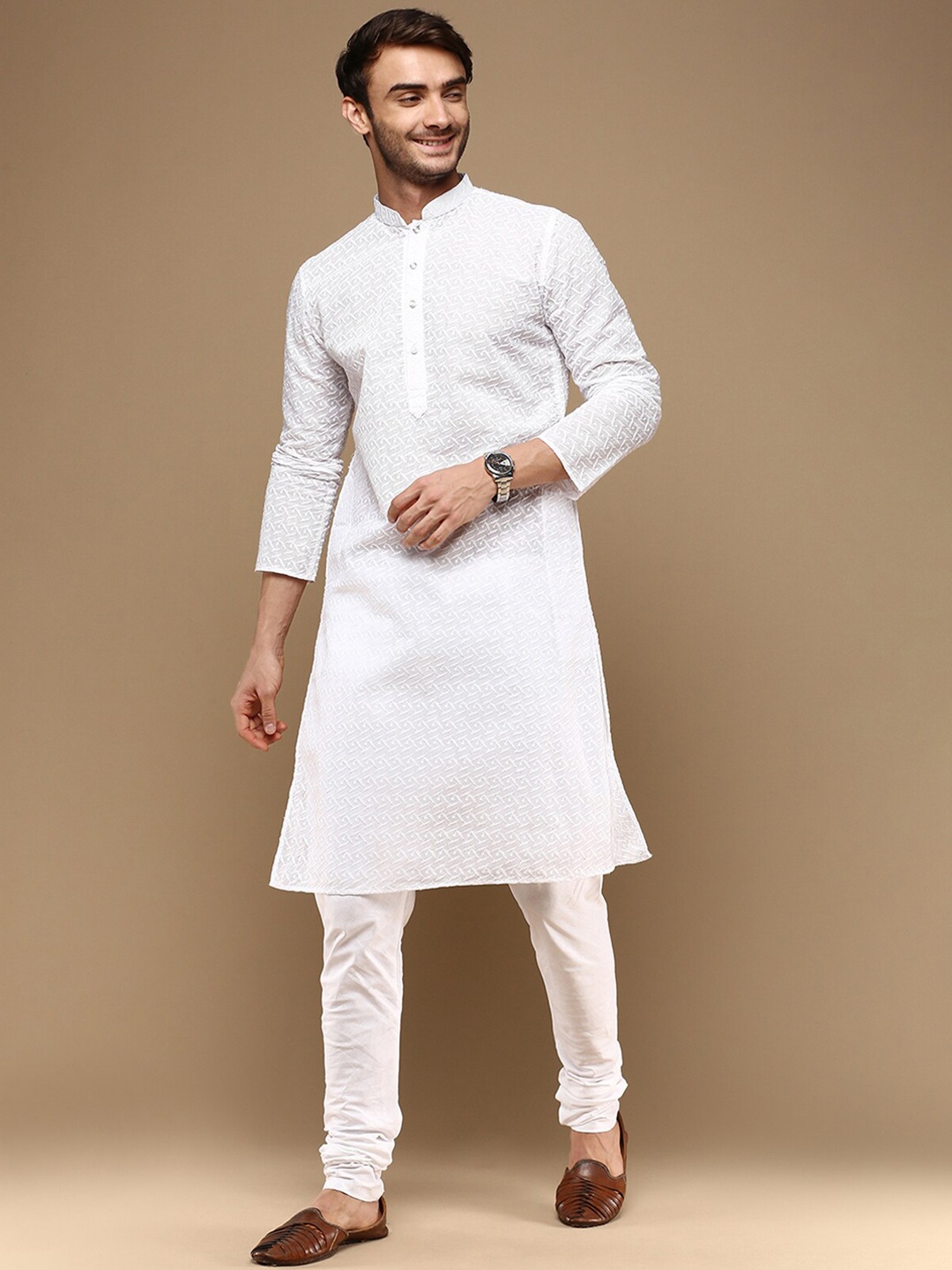 

Sanwara Mandarin Collar Long Sleeves Ethnic Embroidered Straight Kurta with Pyjamas, White