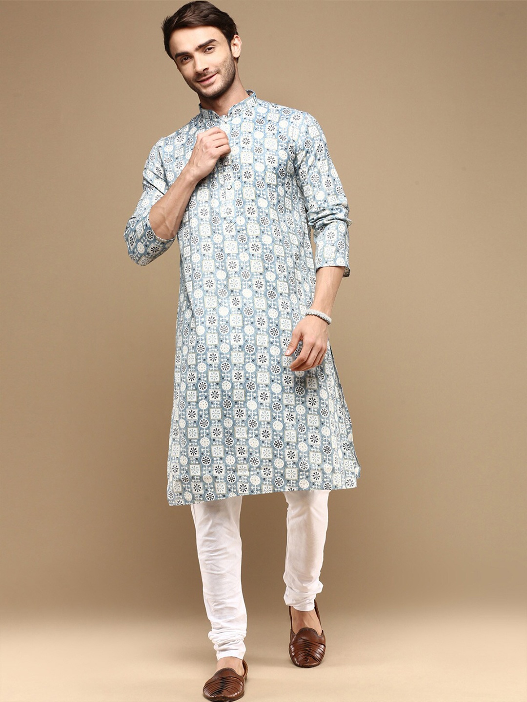 

Sanwara Mandarin collar Long Sleeves Ethnic Motifs Printed Regular Kurta with Churidar, Grey