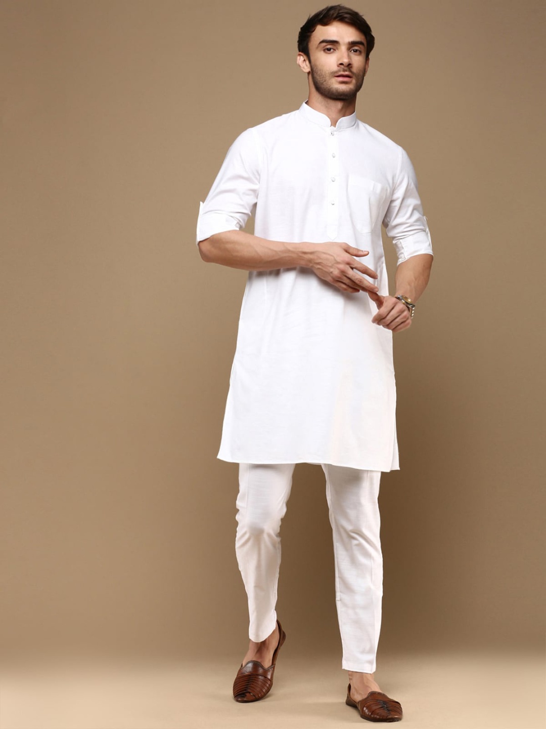 

Sanwara Mandarin collar Long Sleeves Regular Kurta with Pyjamas, Off white