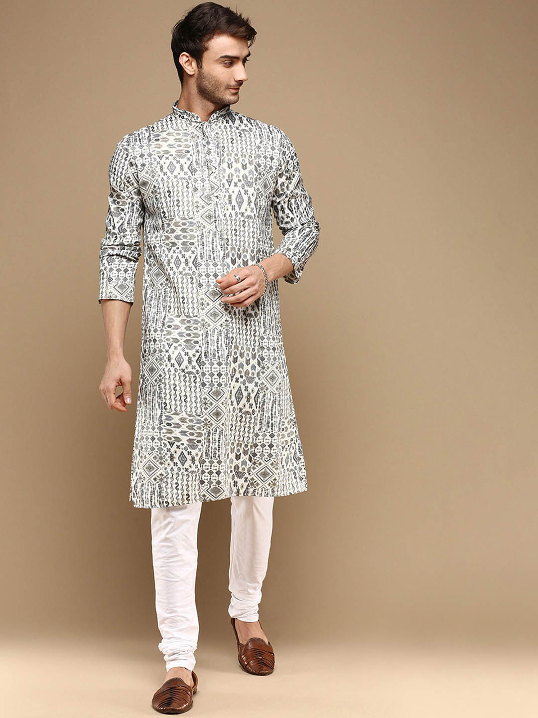 

Sanwara Printed Straight Kurta with Churidar, Grey