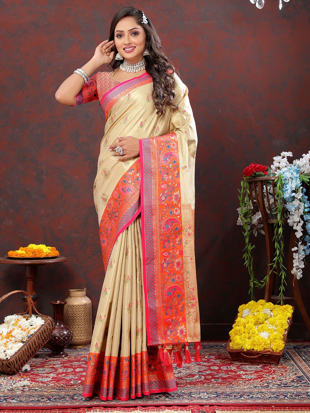 

JATRIQQ Ethnic Motifs Woven Design Zari Kanjeevaram Saree, Cream