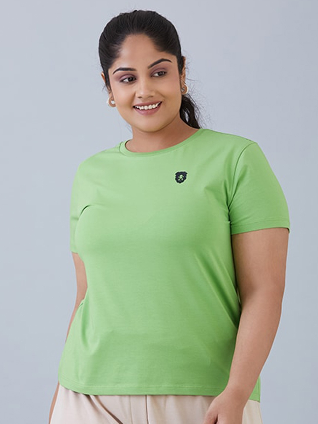 

Muvazo Round Neck Short Sleeves Plus Size Regular T-shirt, Green