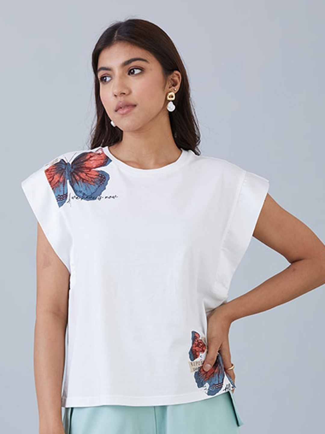 

Muvazo Conversational Printed Extended Sleeves Wings Top, White