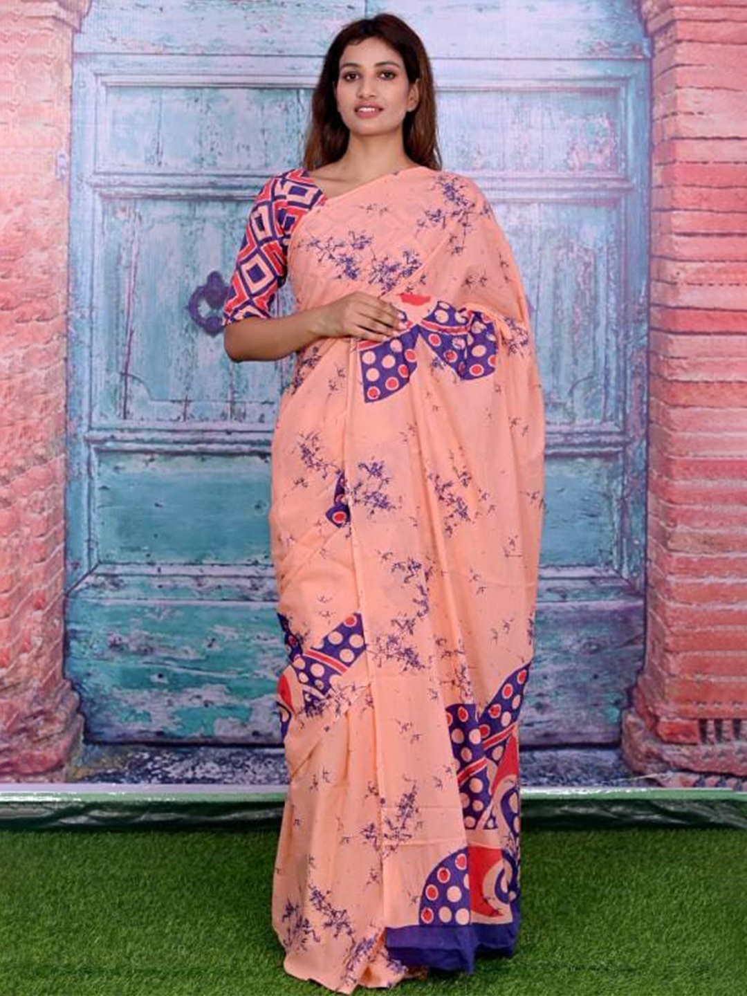 

NIKHILAM Abstract Printed Mulmul Cotton Bandhani Saree, Peach