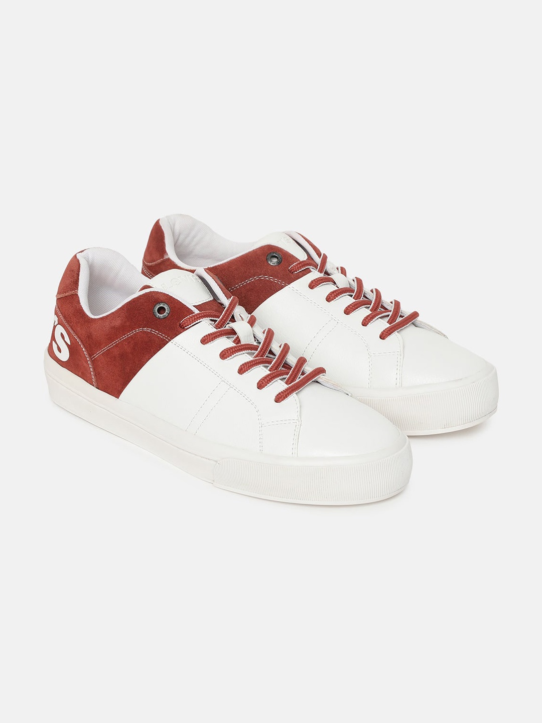 

Levis Men Colourblocked Sneakers, White