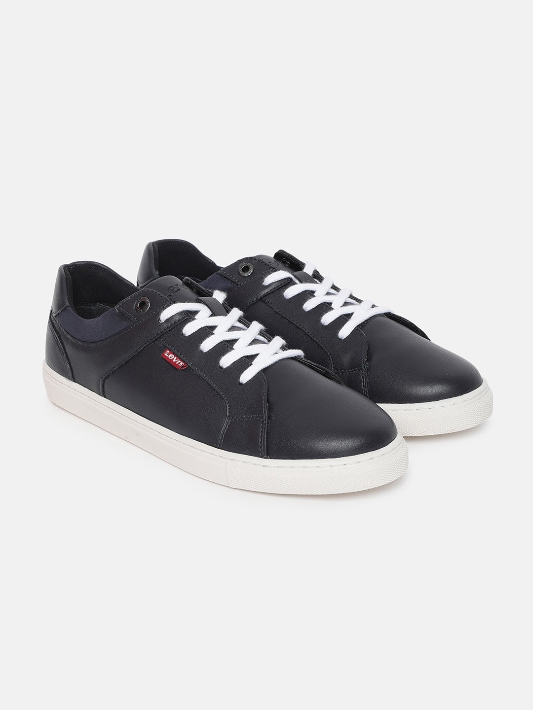 

Levis Men Round Toe Sneakers, Navy blue
