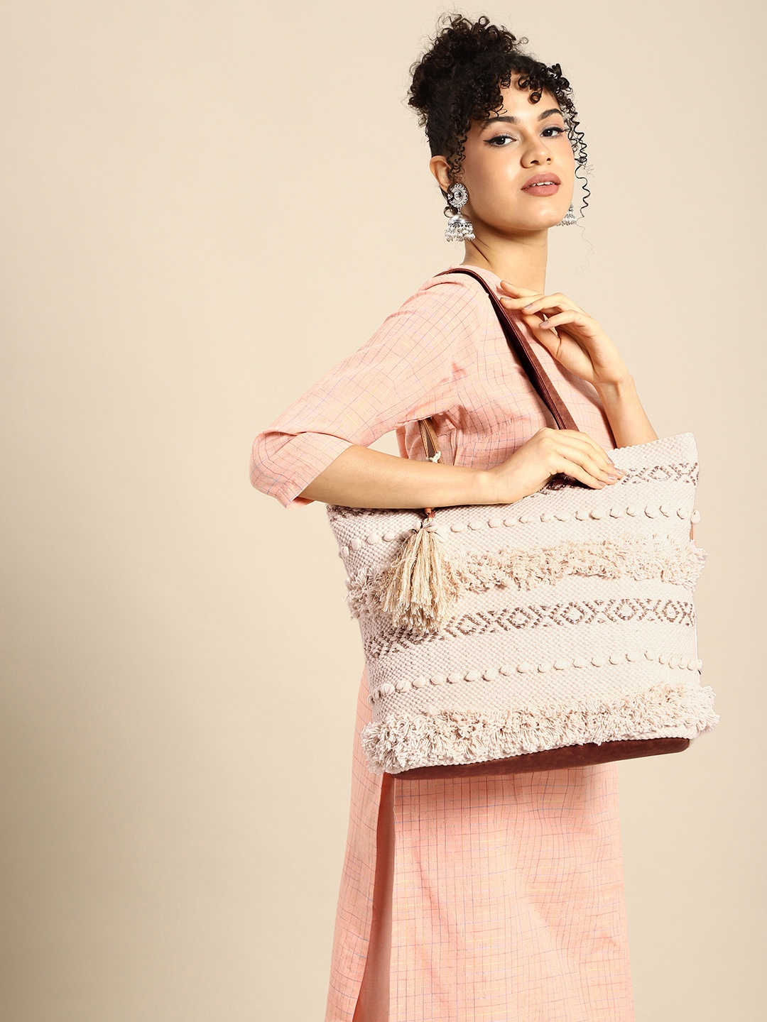 

Anouk Geometric Structured Tote Bag with Tasselled, Off white