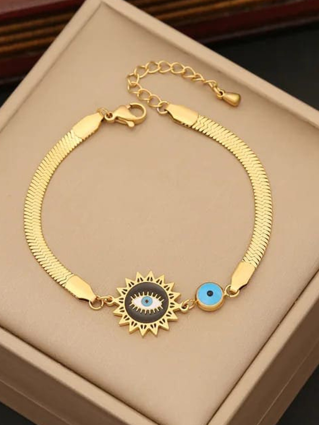 

VIEN Enamelled Gold-Plated Charm Bracelet