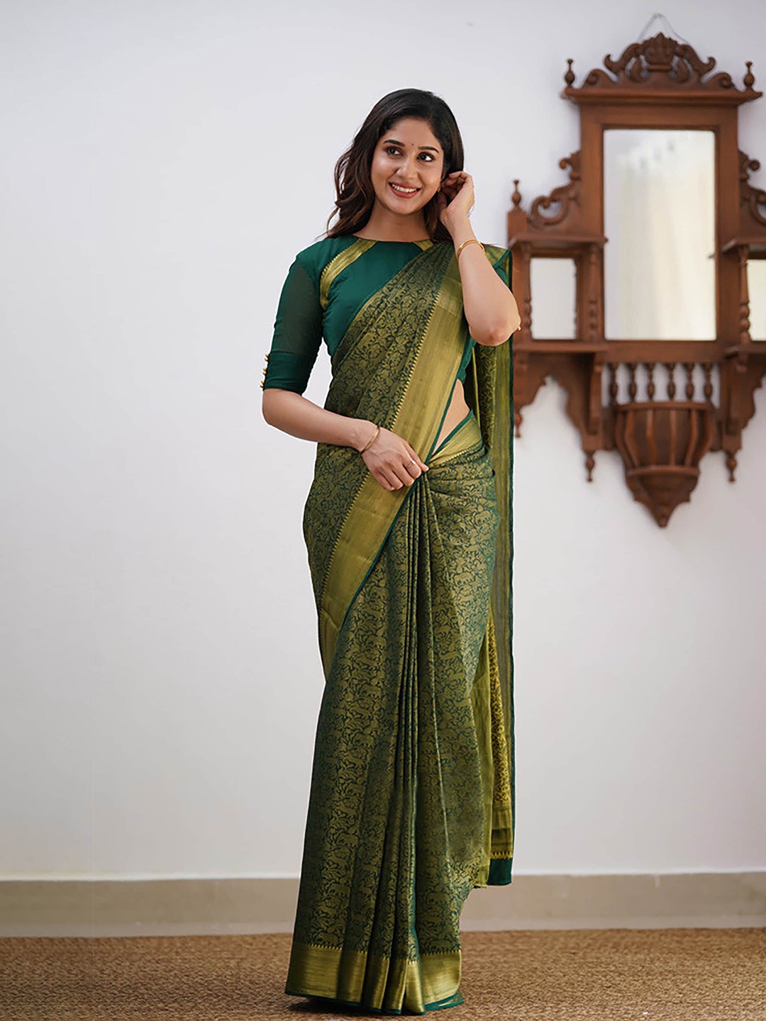 

Aldwych Woven Design Ethnic Motifs Zari Designer Banarasi Saree, Green