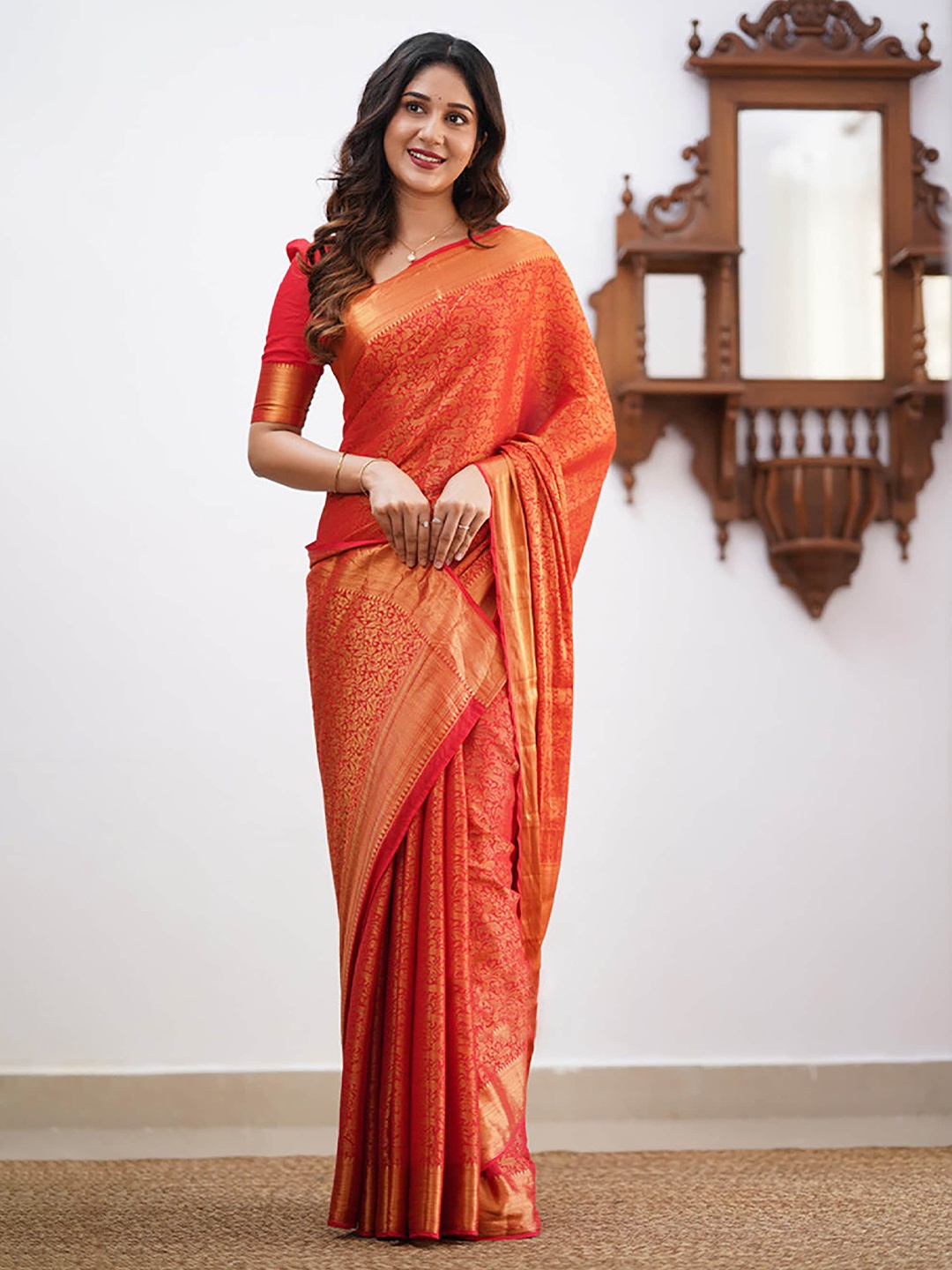 

Aldwych Woven Design Floral Zari Banarasi Saree, Red
