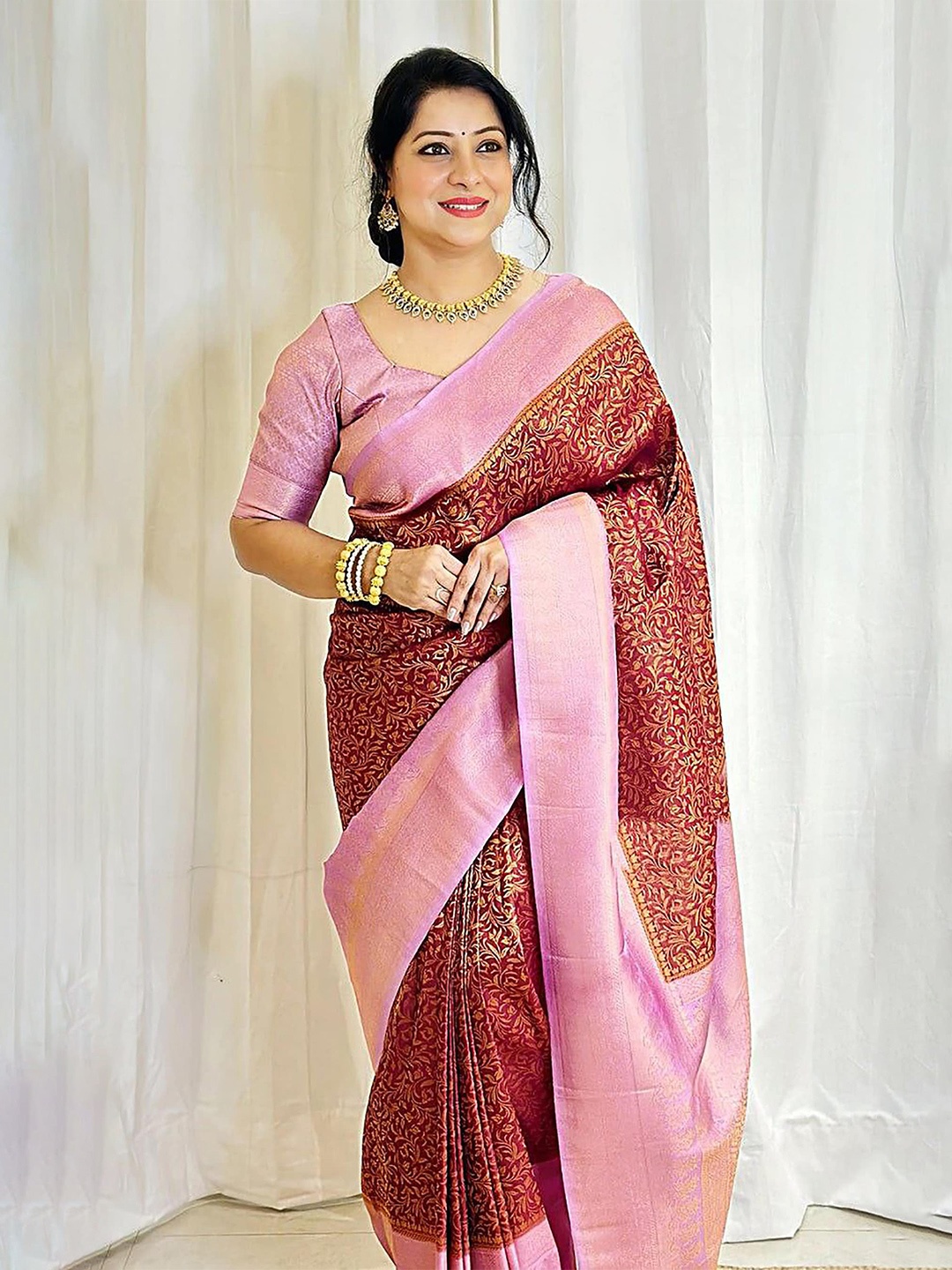 

Aldwych Woven Design Ethnic Motifs Zari Banarasi Saree, Pink