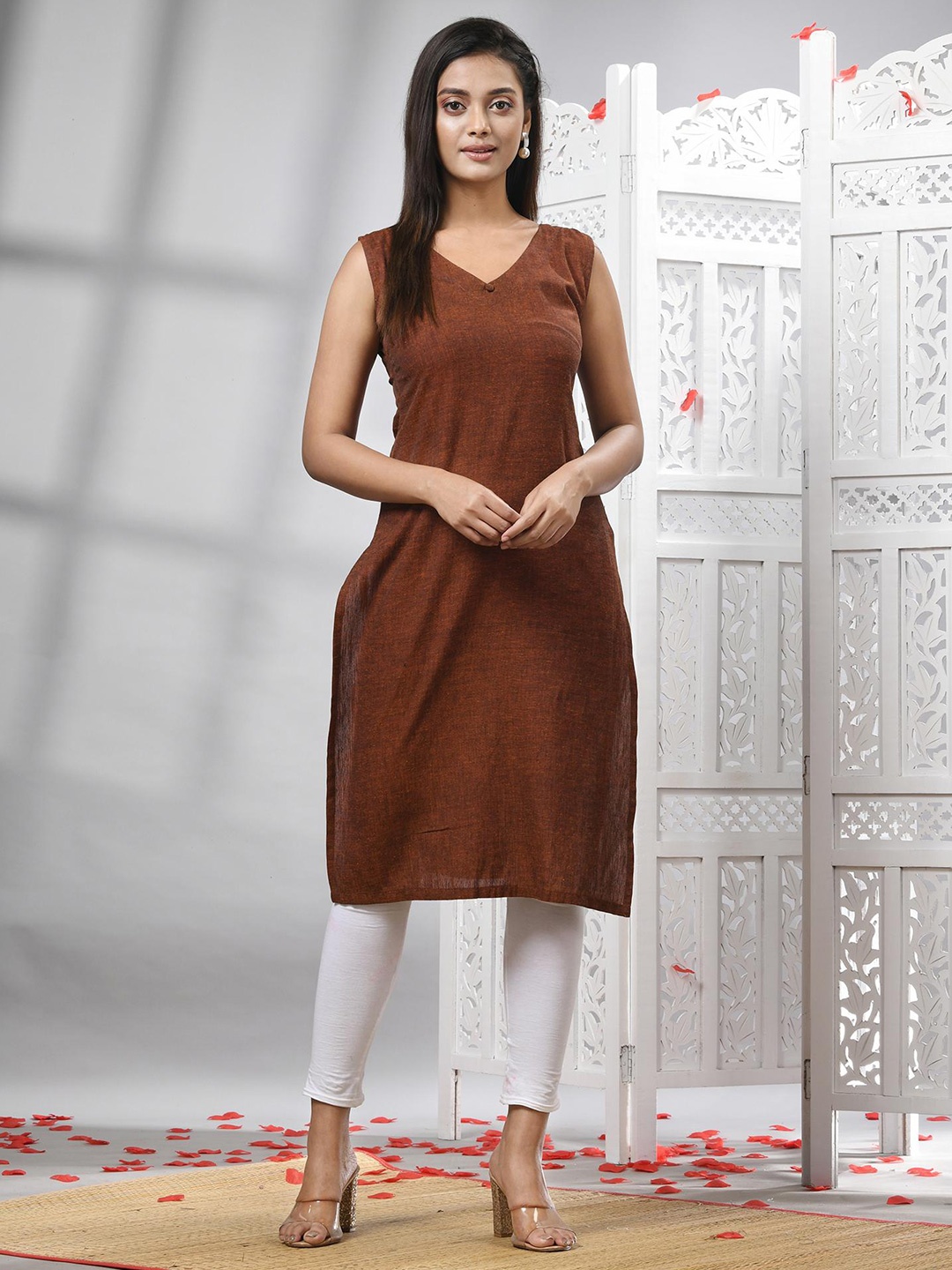 

Angoshobha V-Neck Straight Cotton Kurta, Maroon