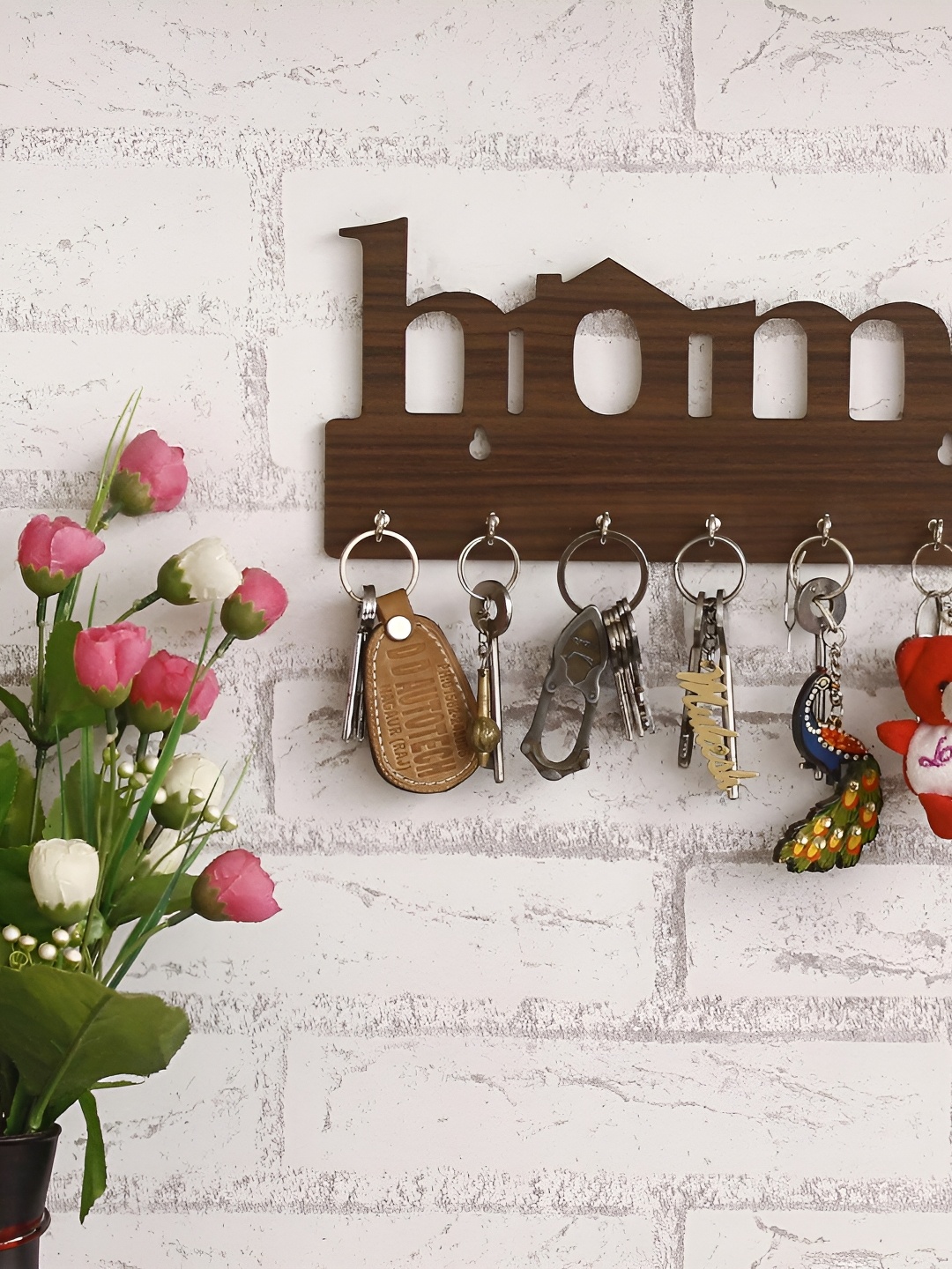 

TECHEL Brown Wooden Key Holder