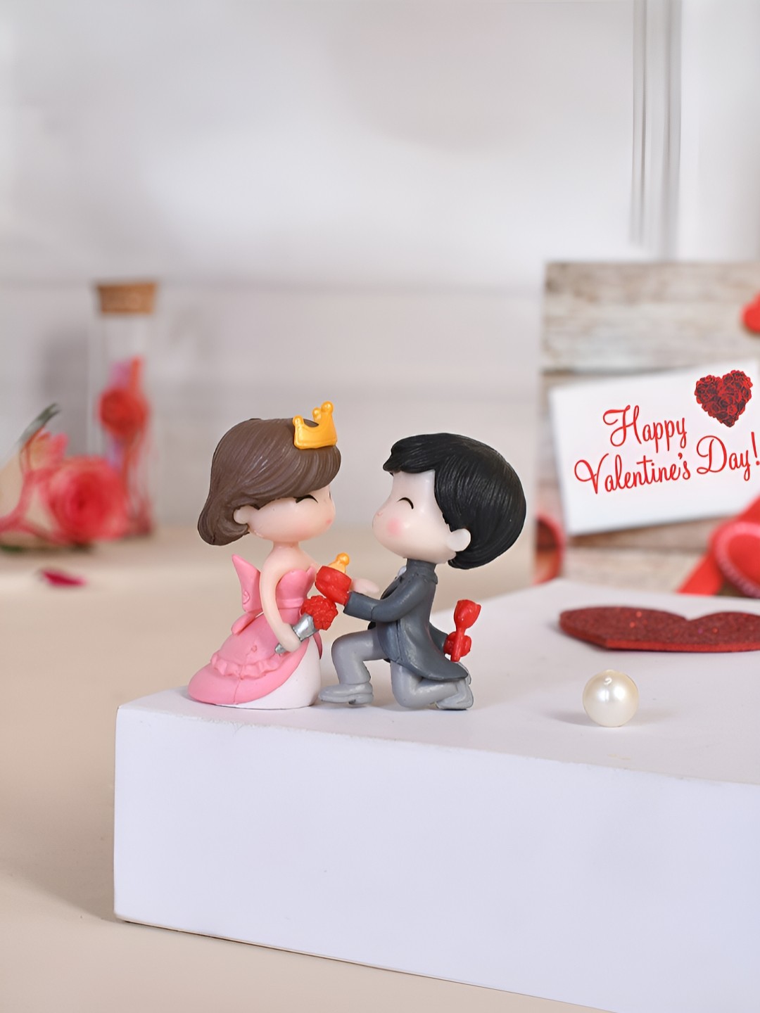 

TAYHAA Grey & Pink 2 Pieces Couple Figurine Showpieces