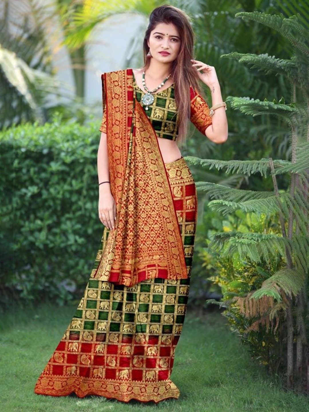 

SONAM SAREES Ethnic Motifs Woven Design Zari Banarasi Saree, Green
