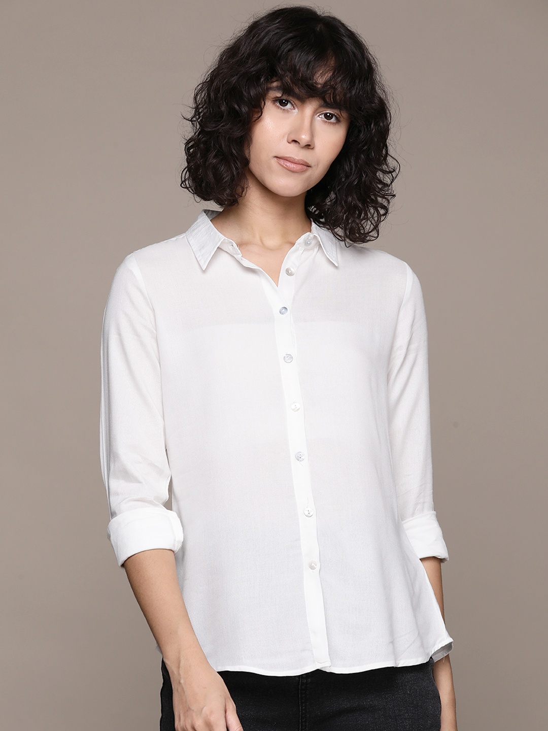 

The Roadster Lifestyle Co. Regular Fit Full Sleeves Casual Shirt, White