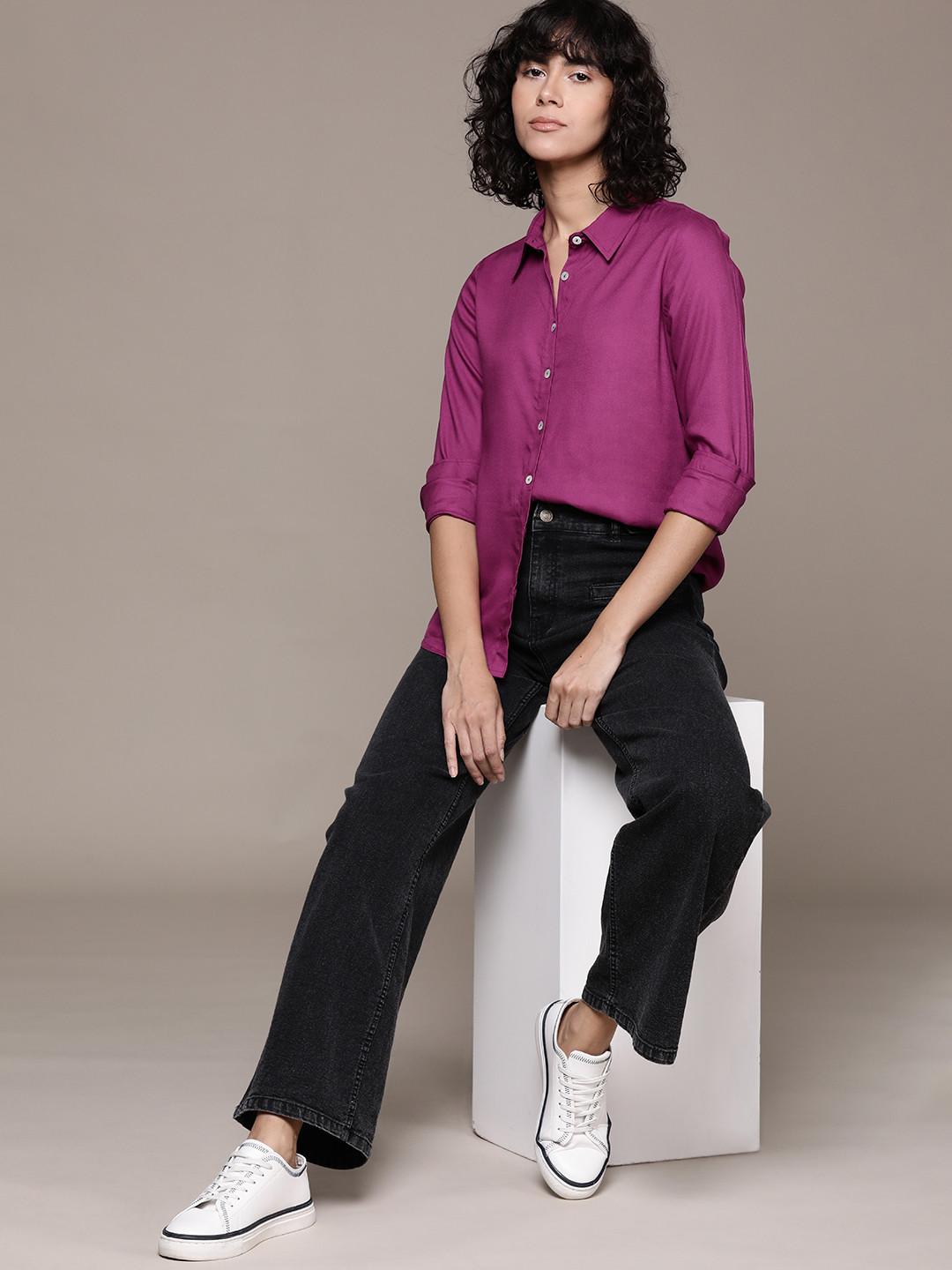 

The Roadster Lifestyle Co. Regular Fit Full Sleeves Casual Shirt, Purple