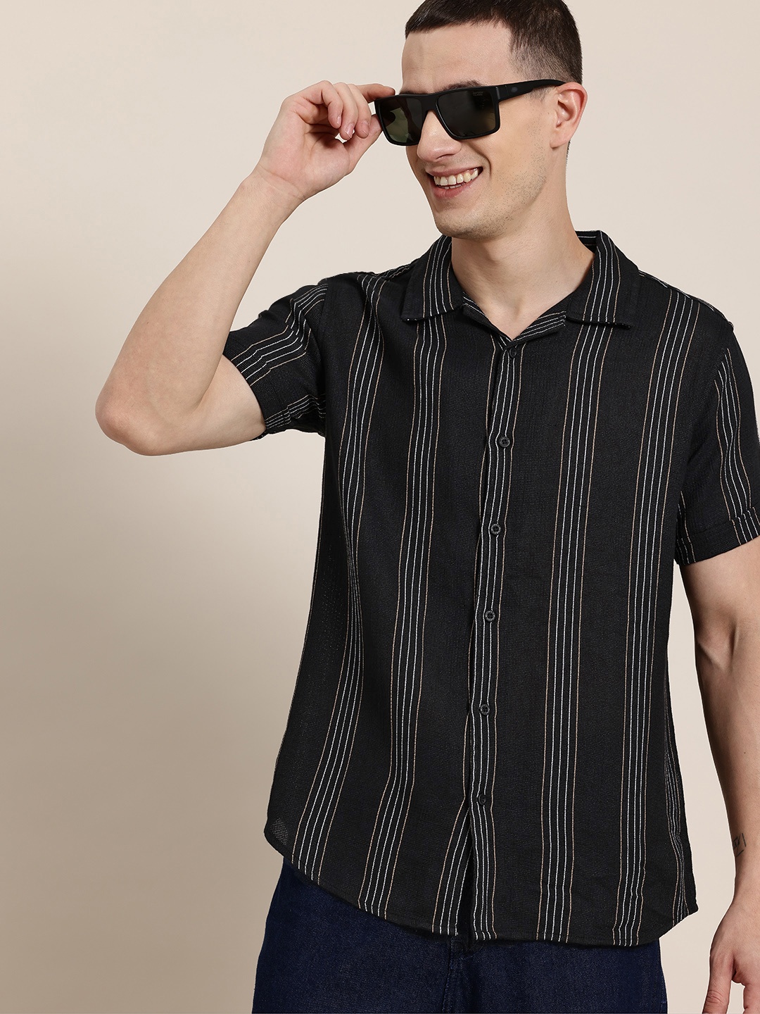 

HERE&NOW Men Slim Fit Opaque Striped Casual Shirt, Black