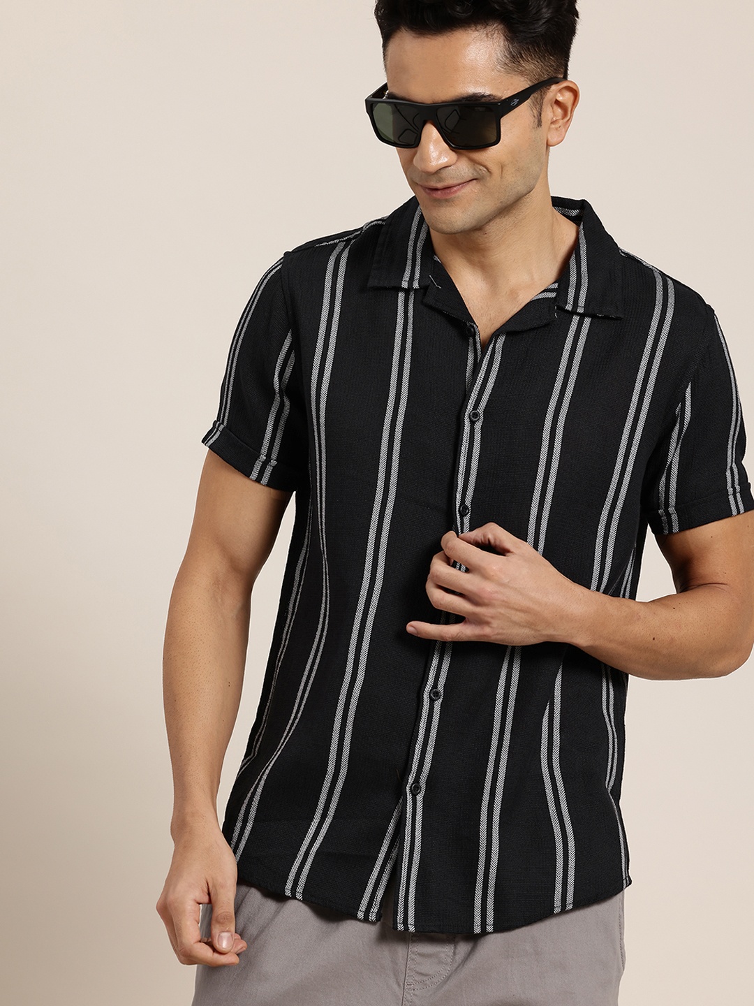 

HERE&NOW Men Slim Fit Opaque Striped Casual Shirt, Black