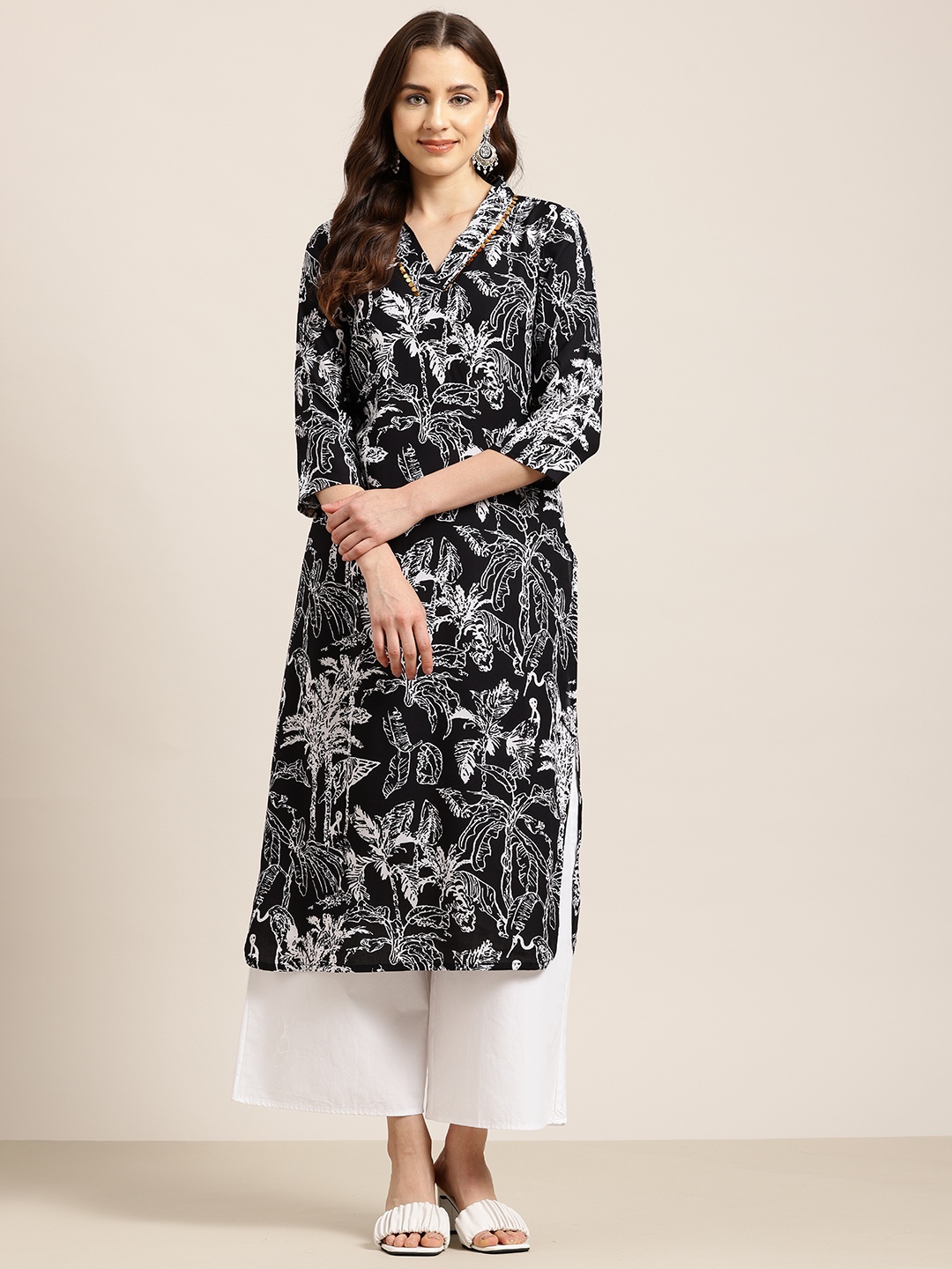 

HERE&NOW Women Floral Printed Sequinned Kurta, Black