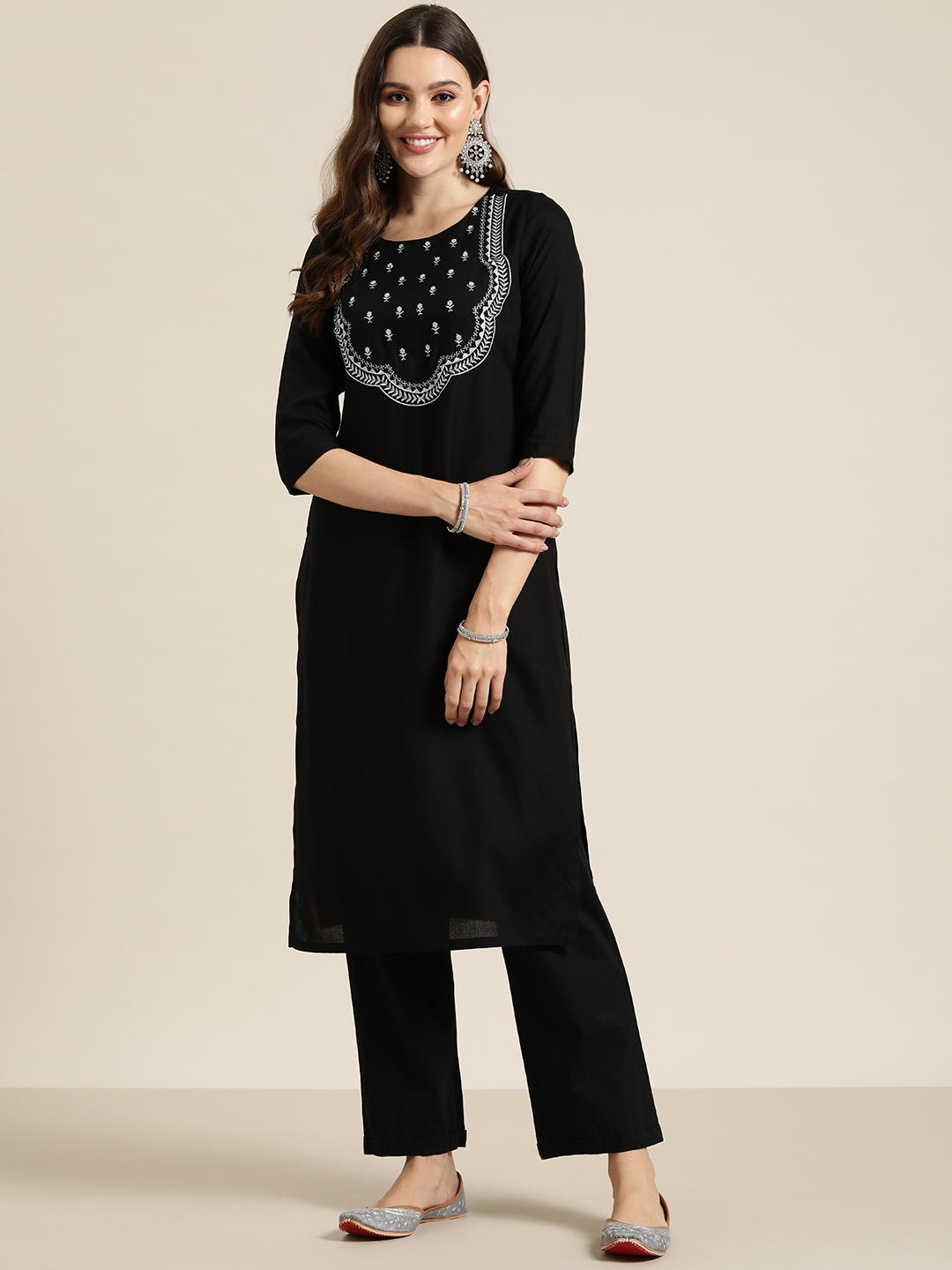 

HERE&NOW Floral Yoke Design Thread Work Kurta, Black