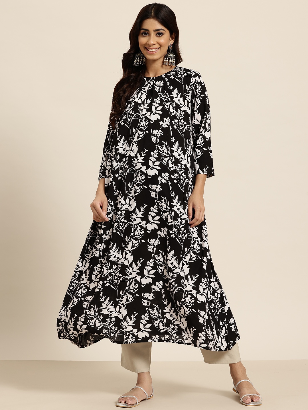 

HERE&NOW Floral Print Keyhole Neck A-Line Kurta, Black