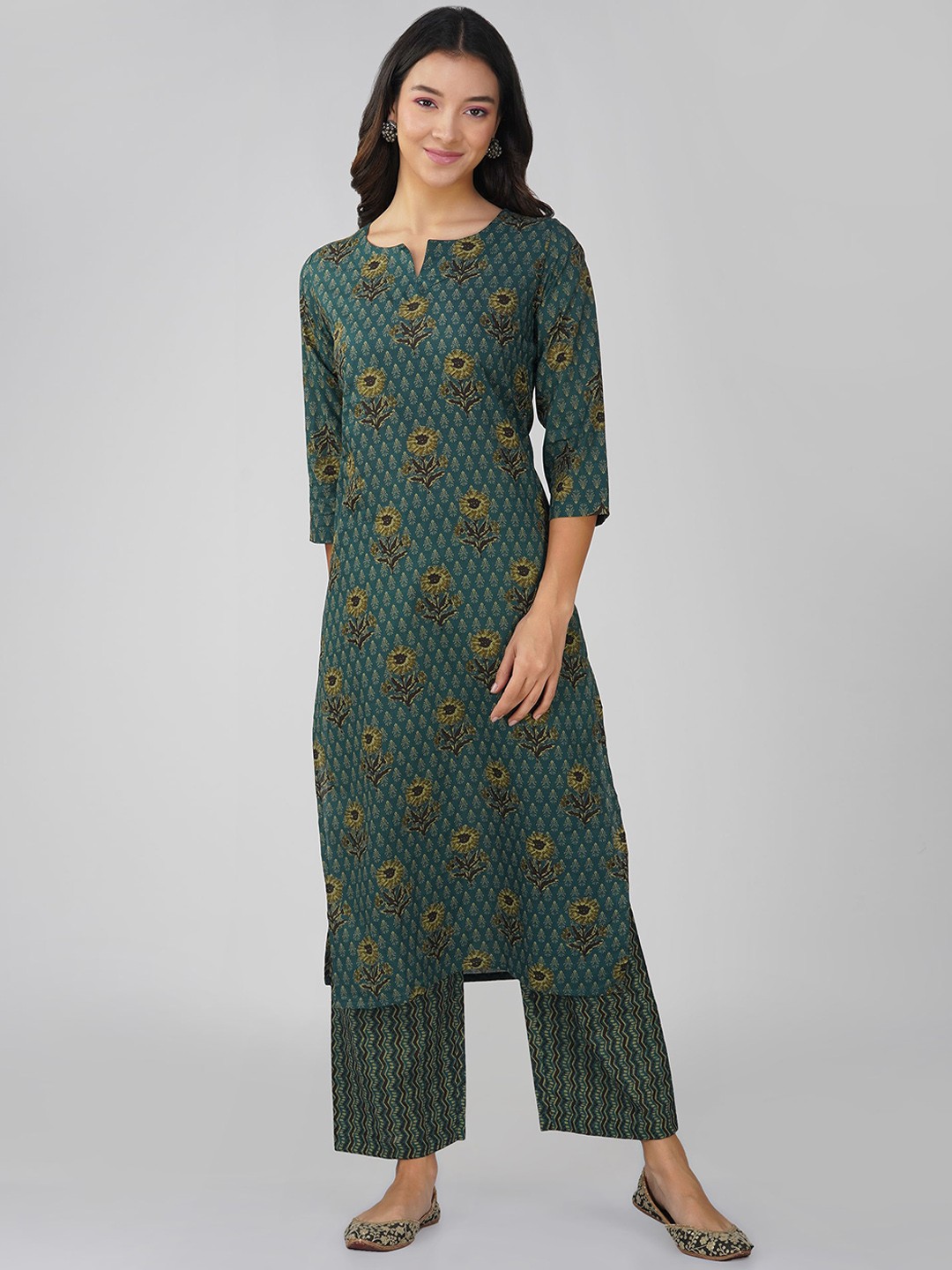 

SPARSA Floral Printed Notch Neck Pure Cotton Straight Kurta With Palazzo, Green