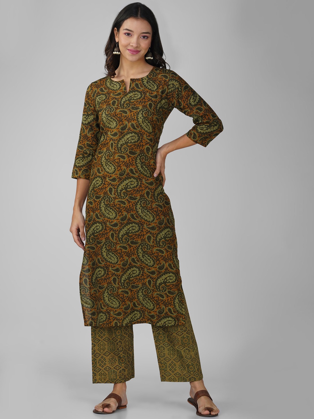 

SPARSA Paisley Printed Notch Neck Pure Cotton Straight Kurta With Palazzo, Brown