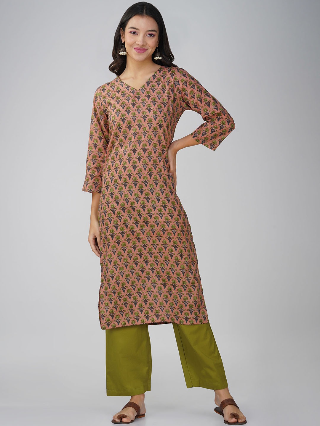 

SPARSA Floral Printed Regular Pure Cotton Kurta with Trousers, Peach