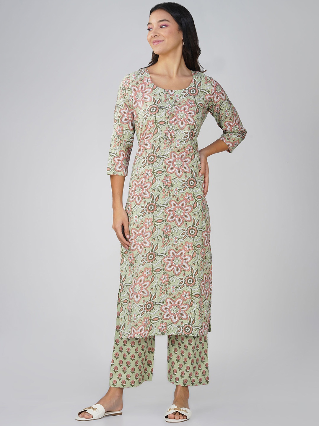 

SPARSA Floral Printed Regular Pure Cotton Kurta with Palazzos, Green