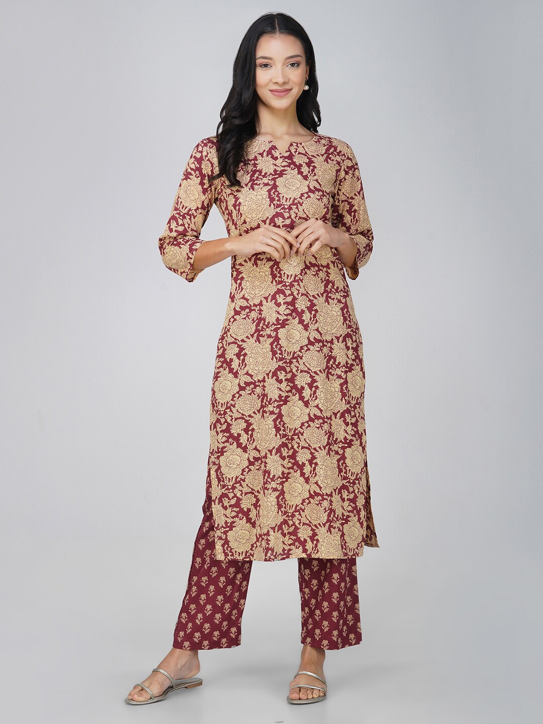 

SPARSA Floral Printed Regular Pure Cotton Kurta with Trousers, Maroon