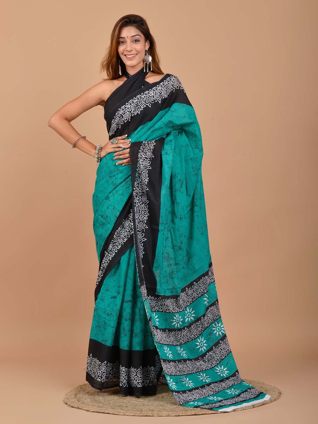 

KIAARON Tie and Dye Block Printed Pure Cotton Saree, Green