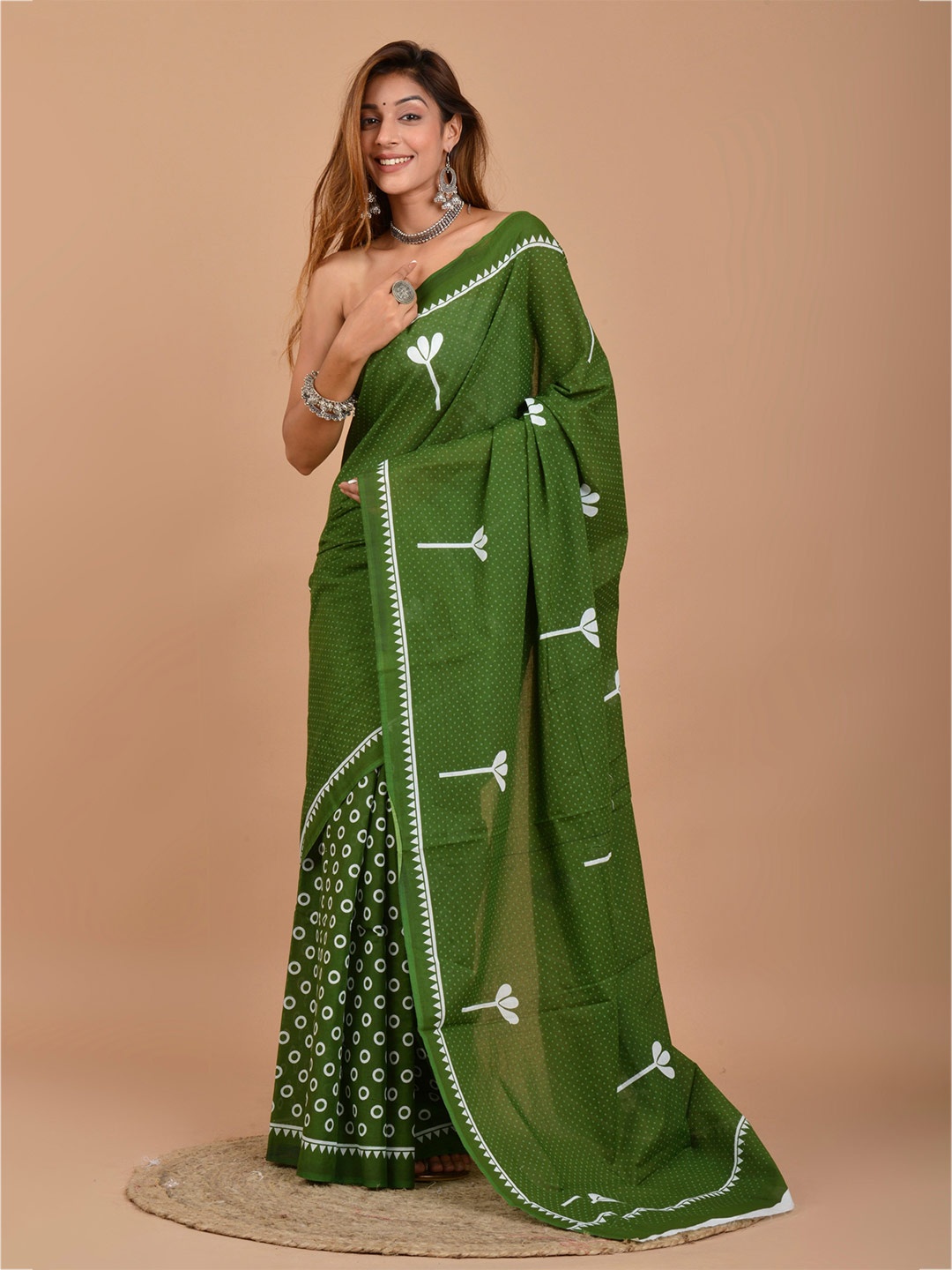 

KIAARON Floral Pure Cotton Block Print Saree, Green