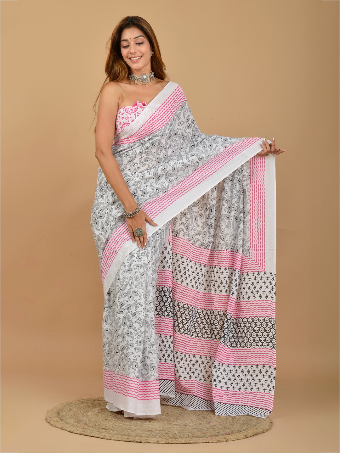 

KIAARON Ethnic Motifs Pure Cotton Block Print Saree, White