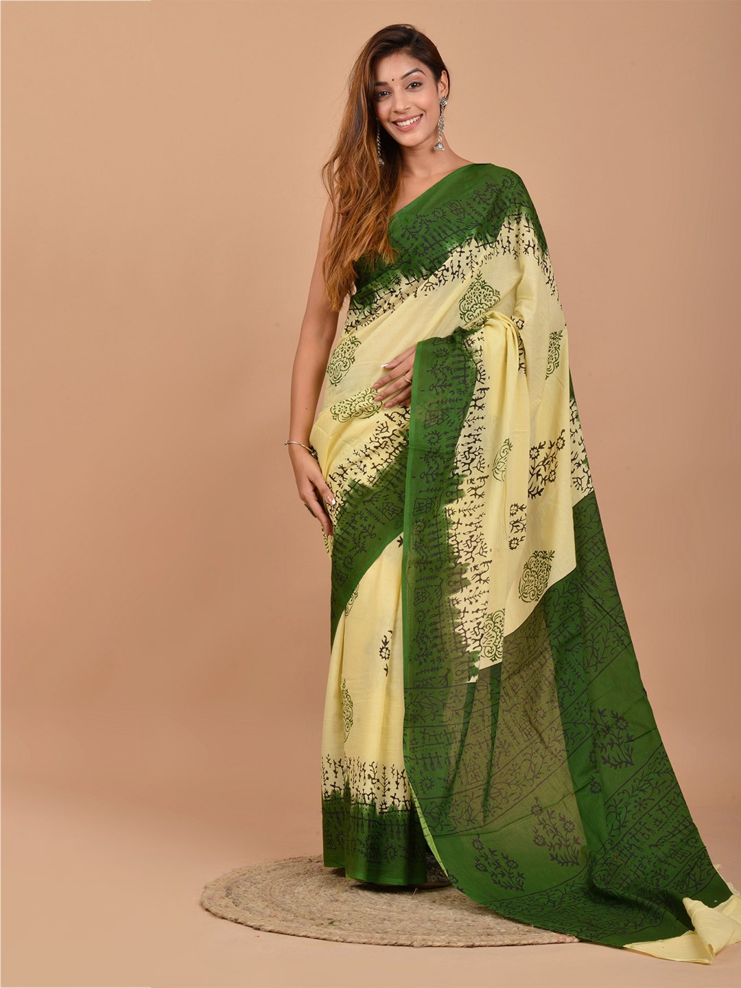 

TROPWEAR Ethnic Motifs Block Print Pure Cotton Saree, Green
