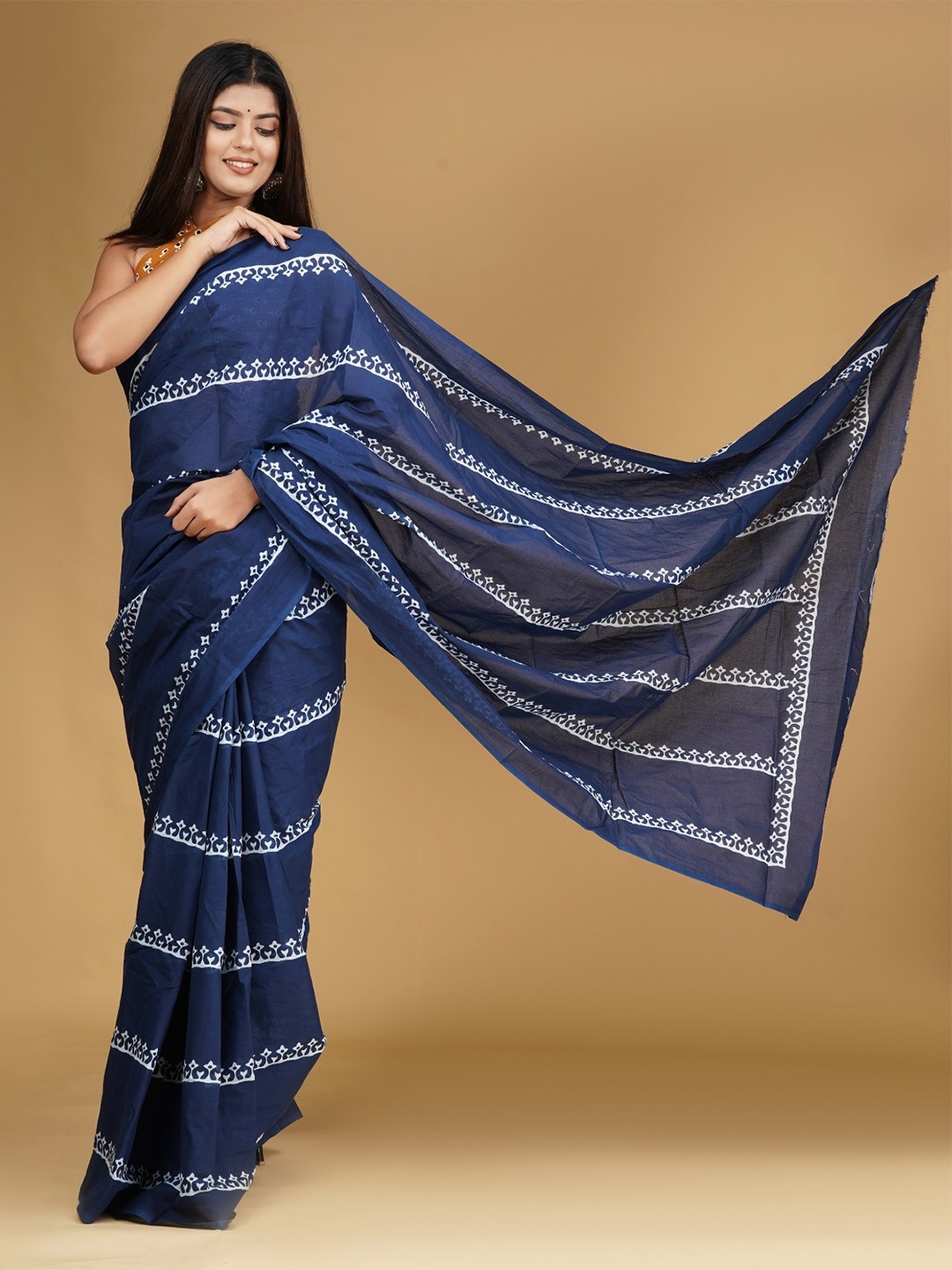 

TROPWEAR Ethnic Motifs Pure Cotton Block Print Saree, Blue