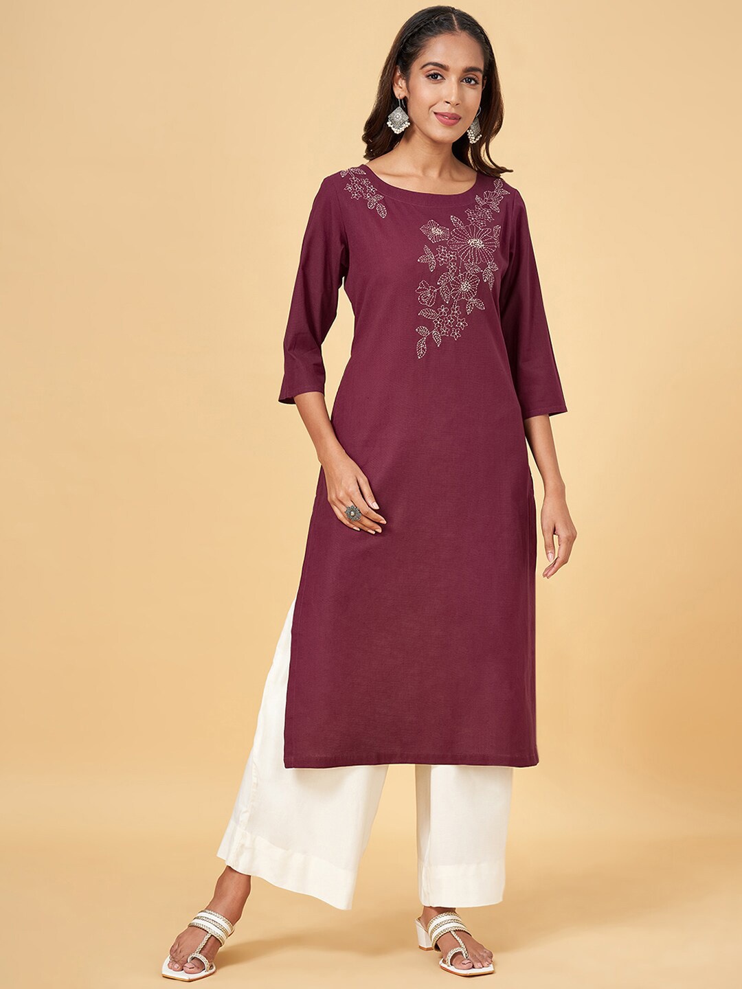 

RANGMANCH BY PANTALOONS Floral Embroidered Straight Cotton Kurta, Maroon