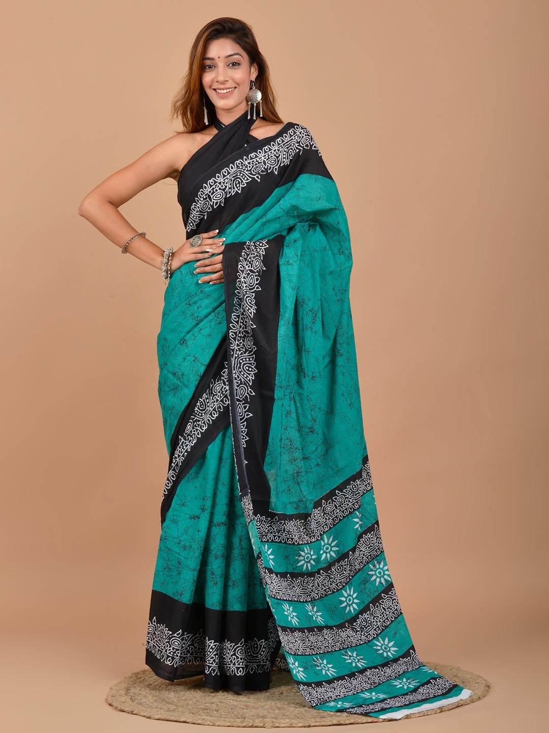 

clothonus Ethnic Motifs Printed Pure Cotton Block Print Saree, Green