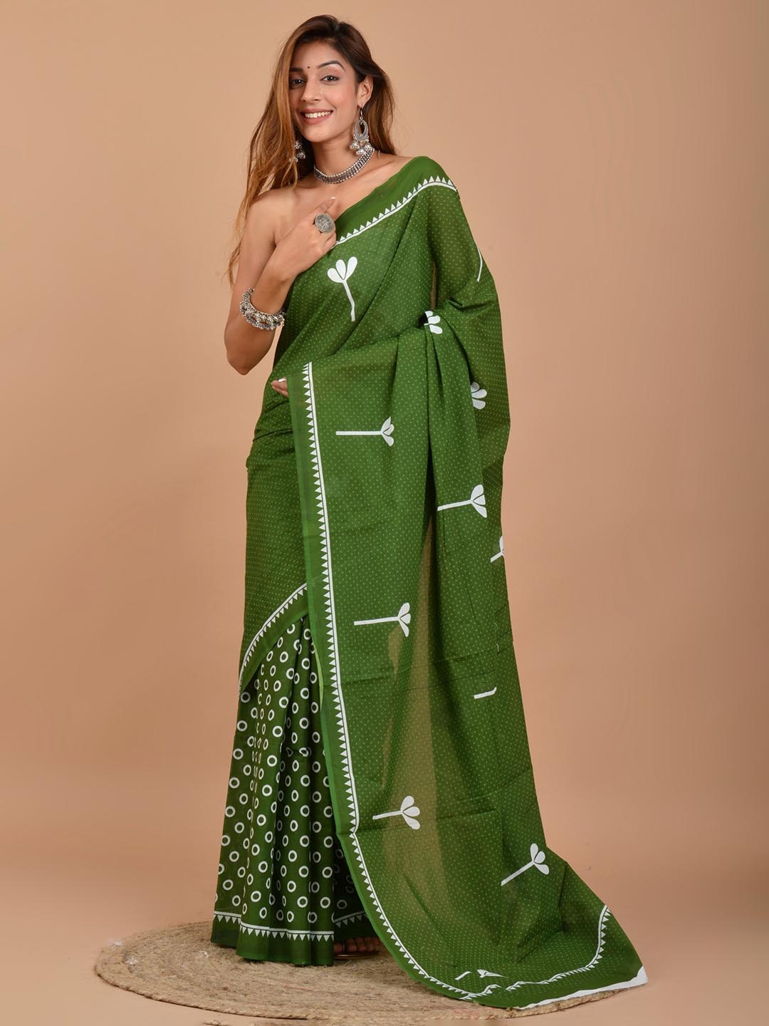 

clothonus Ethnic Motifs Printed Pure Cotton Block Print Saree, Green