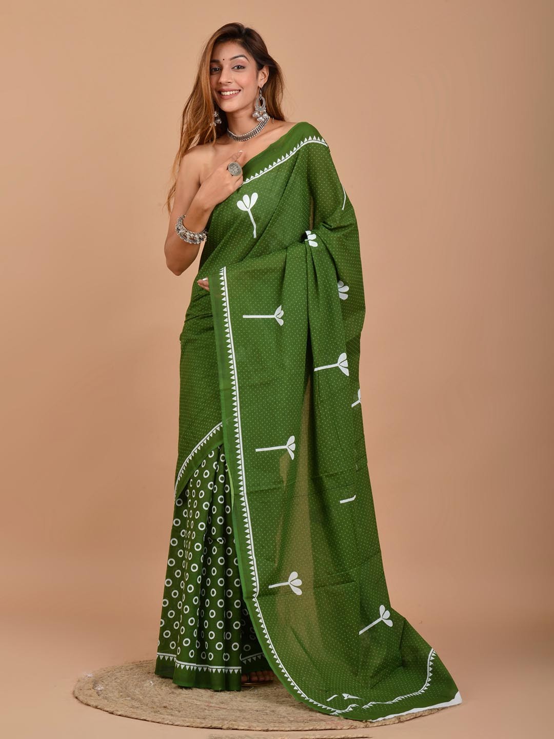 

clothonus Ethnic Motifs Printed Pure Cotton Block Print Saree, Green