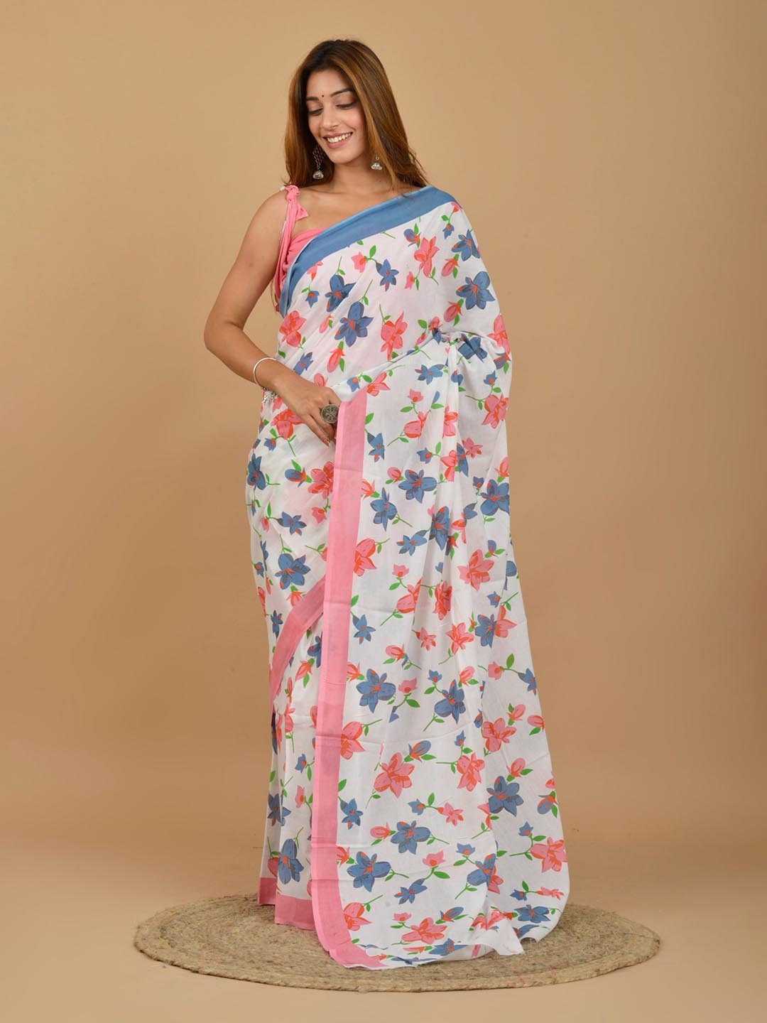 

clothonus Floral Printed Pure Cotton Block Print Saree, White