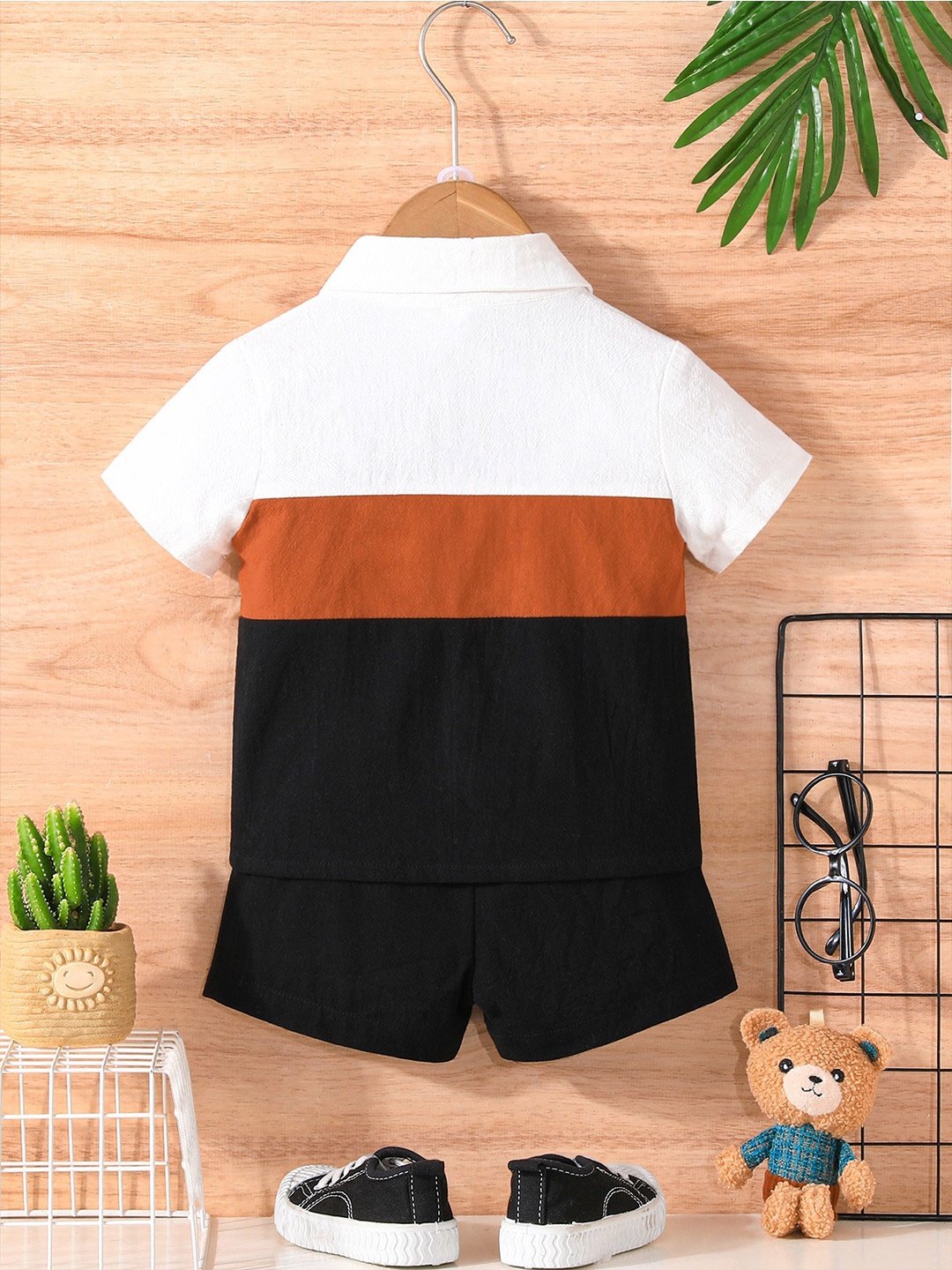 

StyleCast Boys Colourblocked Pure Cotton T-shirt with Shorts, Black