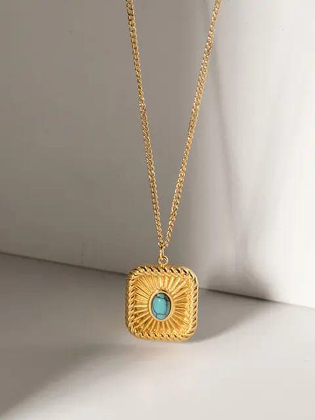 

VIEN Gold-Plated Slippers Shape Pendant with Chains