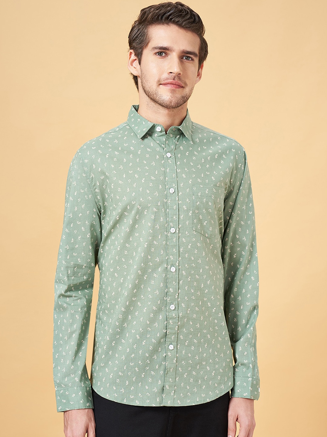 

BYFORD by Pantaloons Slim Fit Opaque Floral Printed Cotton Casual Shirt, Green