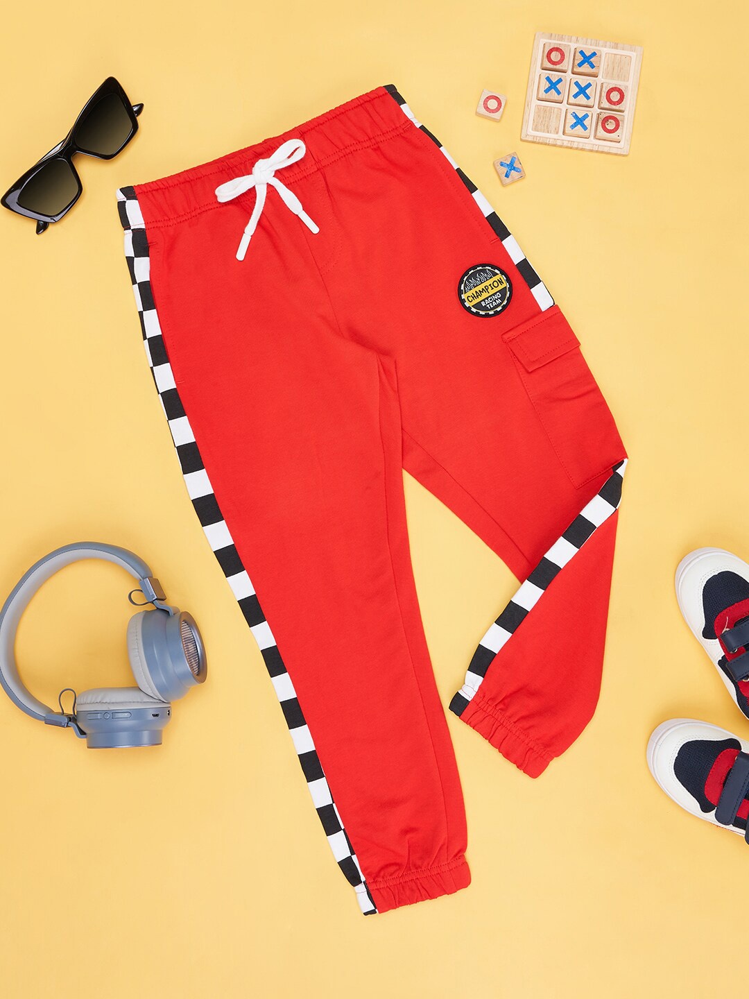 

Pantaloons Junior Boys Colorblocked Pure Cotton Mid-Rise Joggers, Red