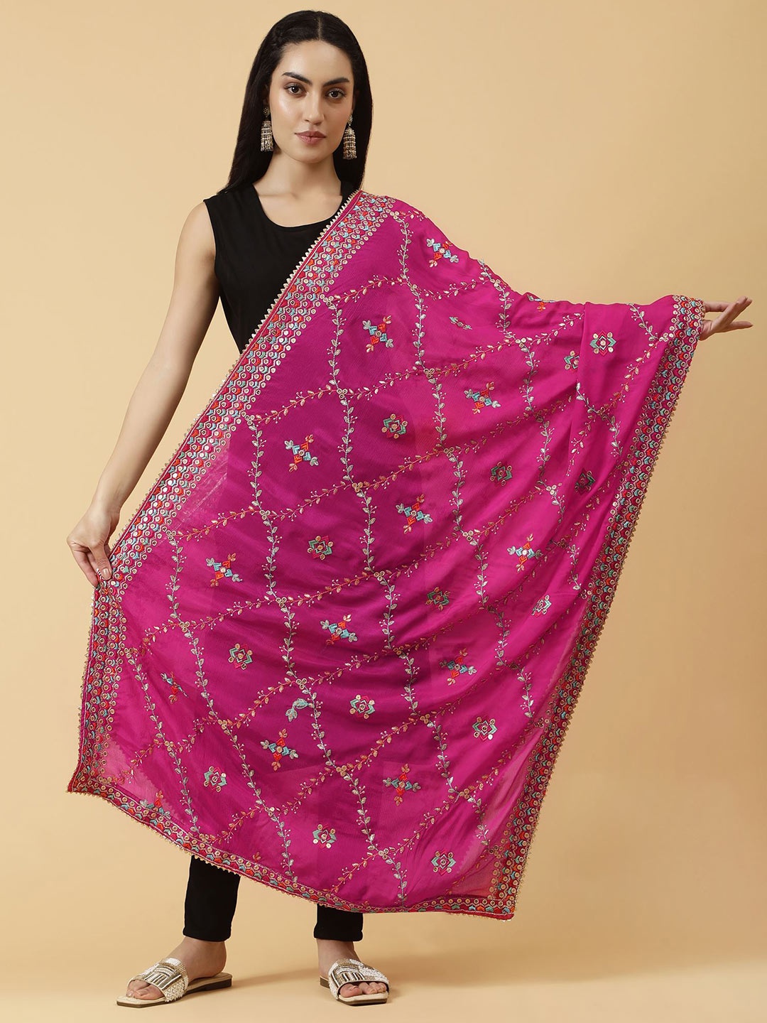 

Moda Chales Floral Embroidered Dupatta, Magenta