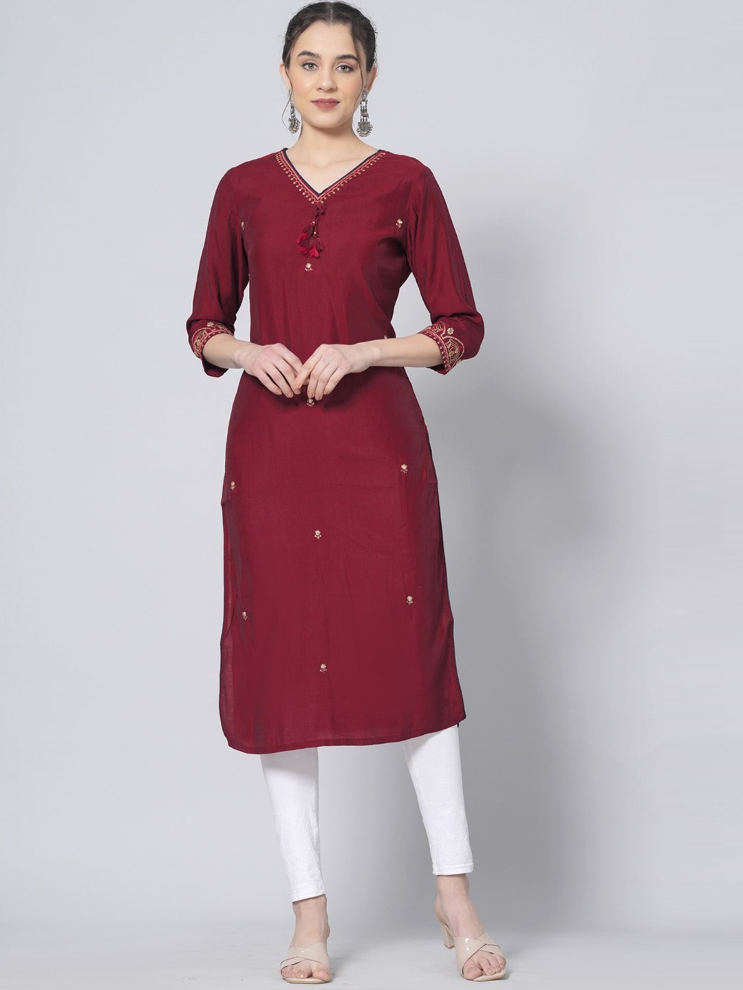 

PREKSHA Floral Embroidered Sequinned Straight Kurta, Maroon