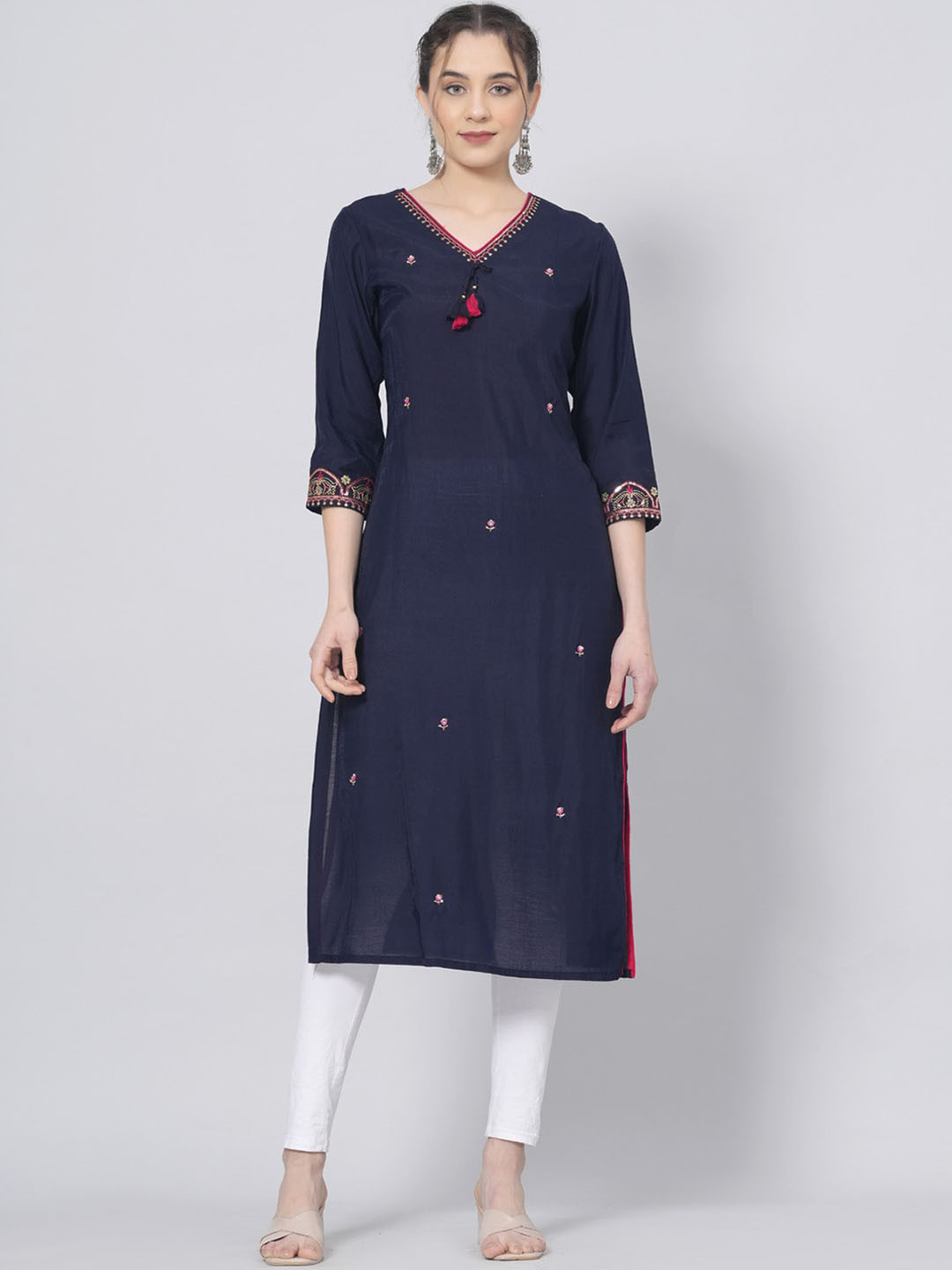 

PREKSHA Floral Embroidered Chanderi Silk Kurta, Blue