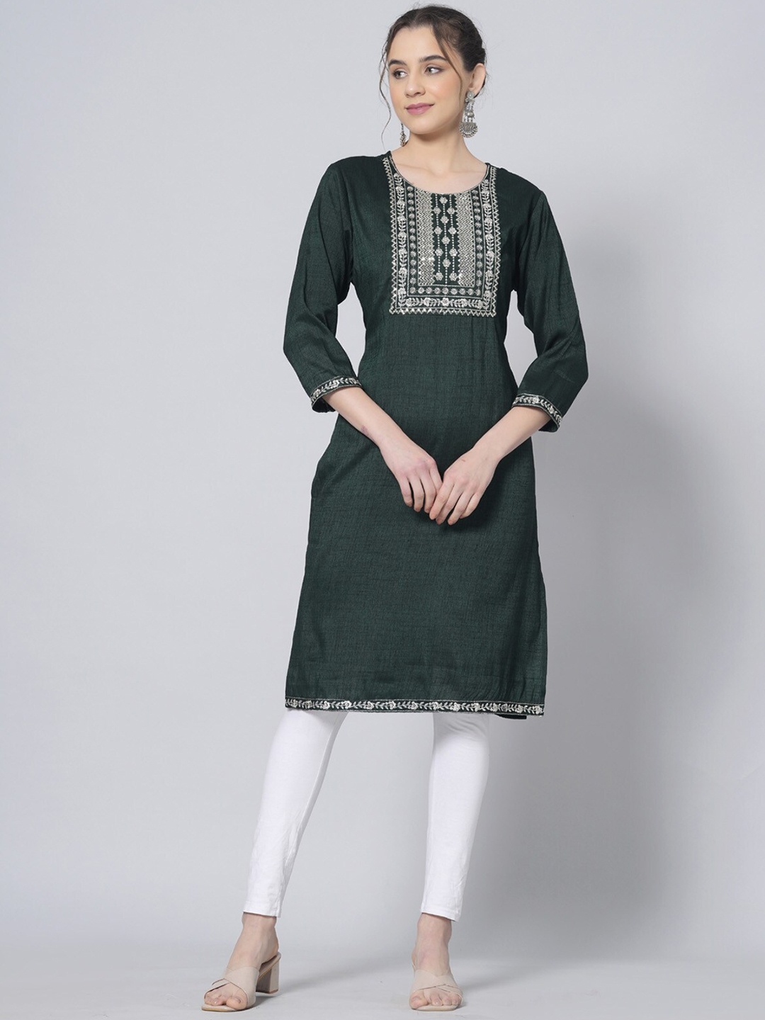 

BAESD Embroidered Straight Kurta, Green